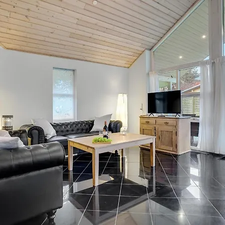 Дом отдыха Cozy In With Kitchen